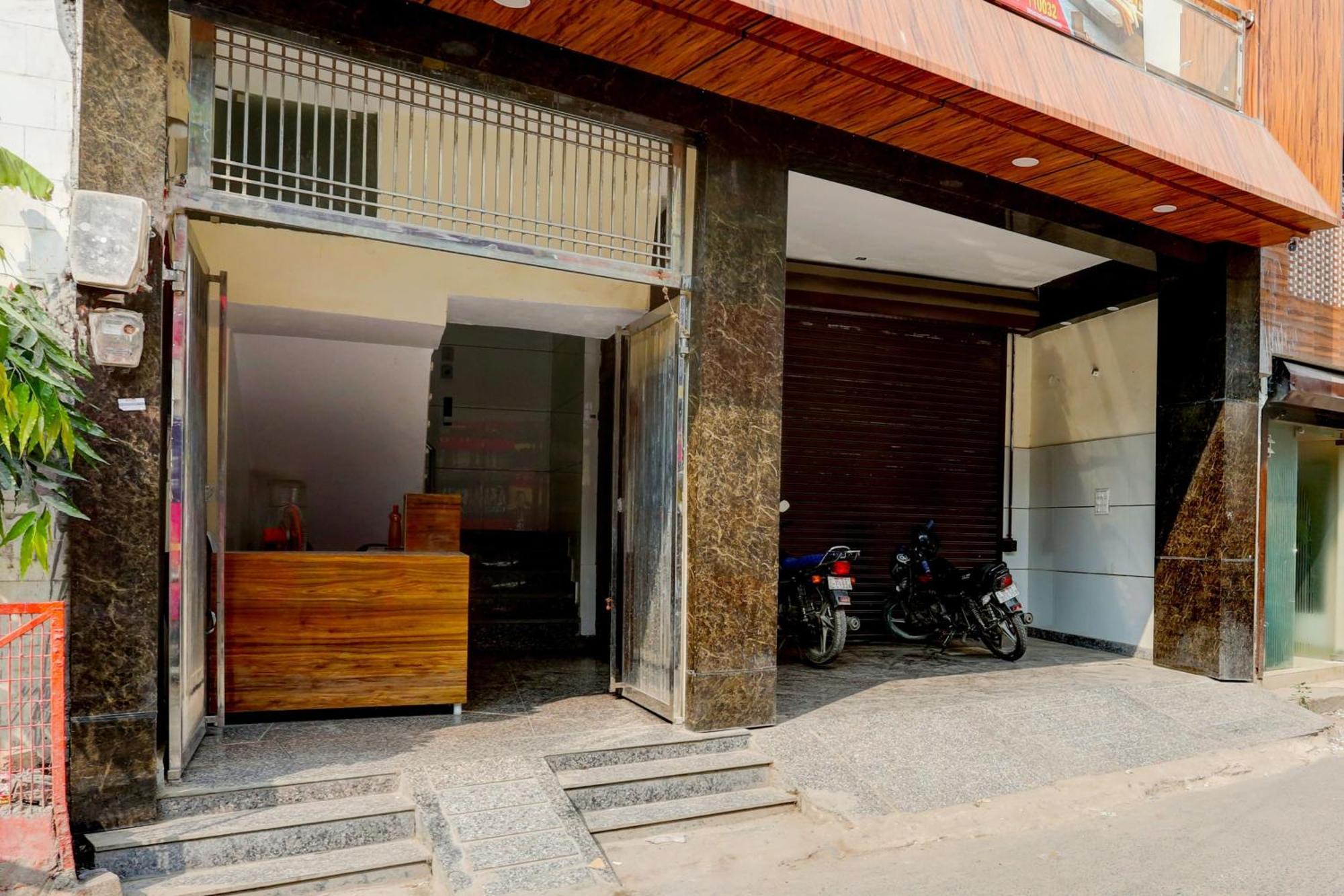 Hotel O Family Deluxe نيودلهي المظهر الخارجي الصورة